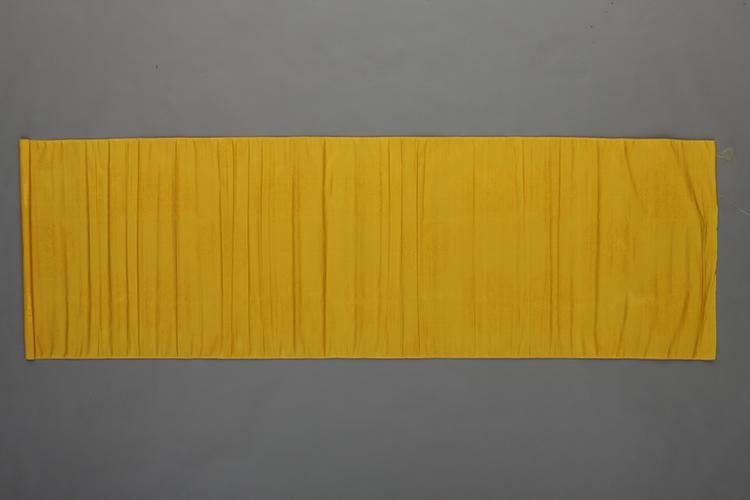 鹅黄色二则团龙纹线绸