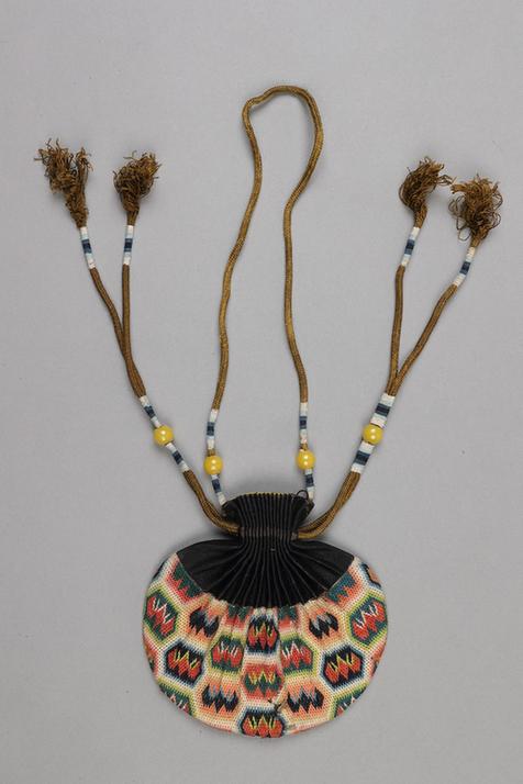 石青色缎口铺绒蝙蝠六角纹椭圆荷包