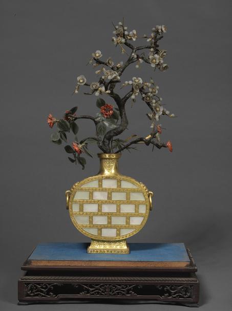 铜镀金嵌白玉背壶式瓶玉石梅花瓶景