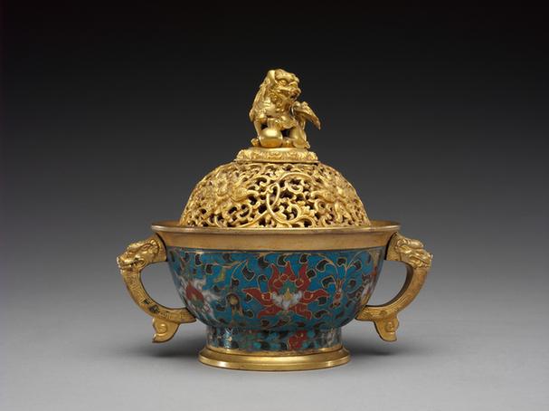 景泰款掐丝珐琅勾莲纹龙耳盖炉