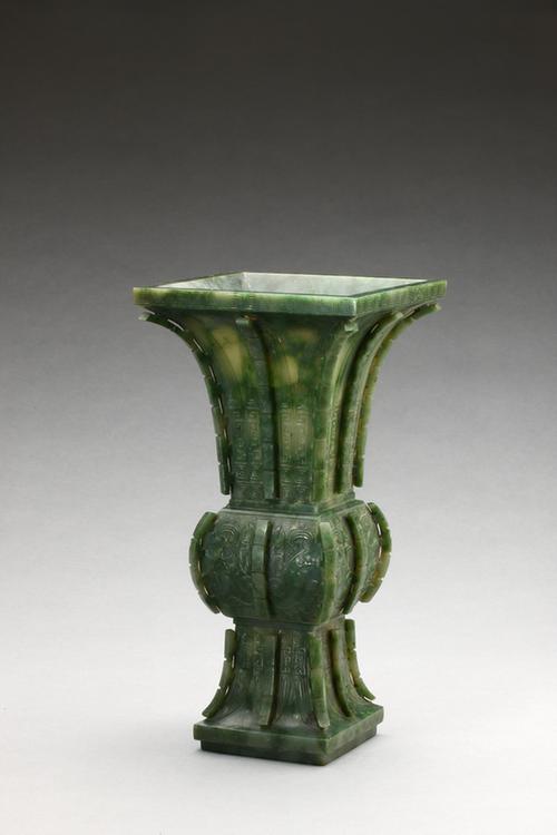 碧玉仿古蕉叶纹出戟方觚