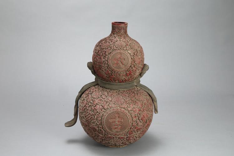 剔红缠枝莲八宝纹嵌铜大吉葫芦式绶带瓶