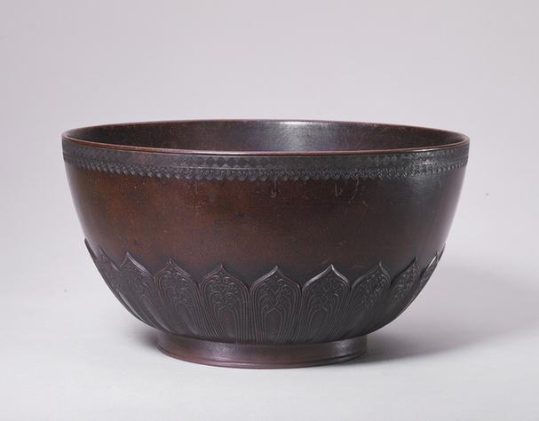 宜兴窑紫砂凸莲瓣碗