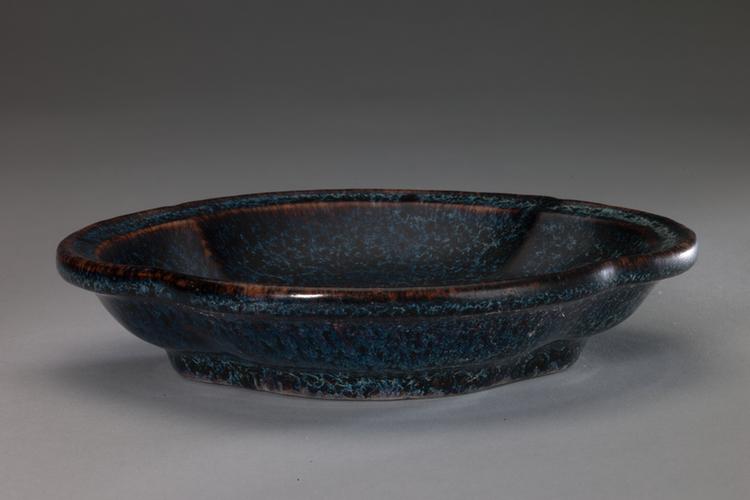 石湾窑仿钧釉海棠式洗