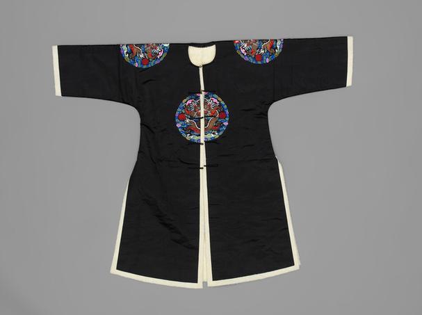 石青色缎绣四团彩云金龙纹珍珠毛皮衮服