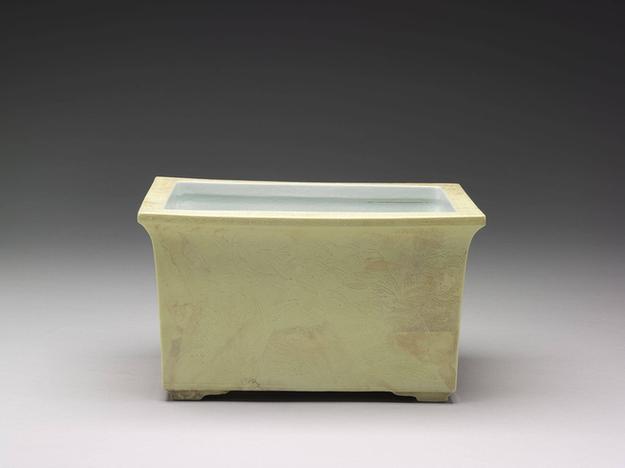 官窑 黄釉花卉长方花盆