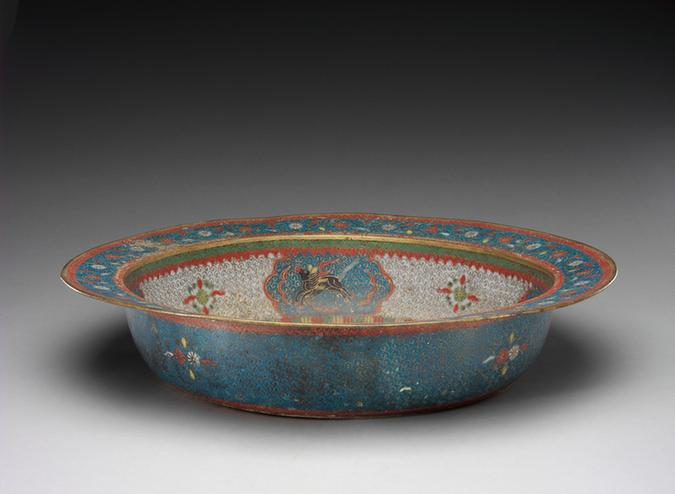 掐丝珐琅天马龙凤纹盆