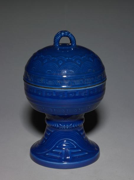 嘉庆款霁蓝釉凸花盖豆