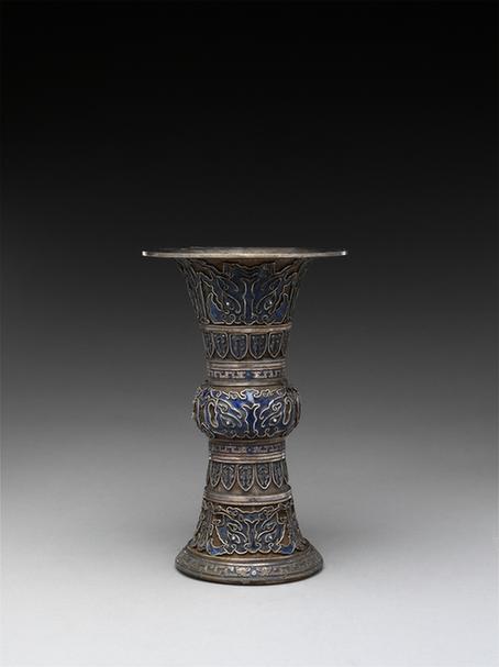 乾隆款银烧蓝五供-蕉叶兽面纹花觚