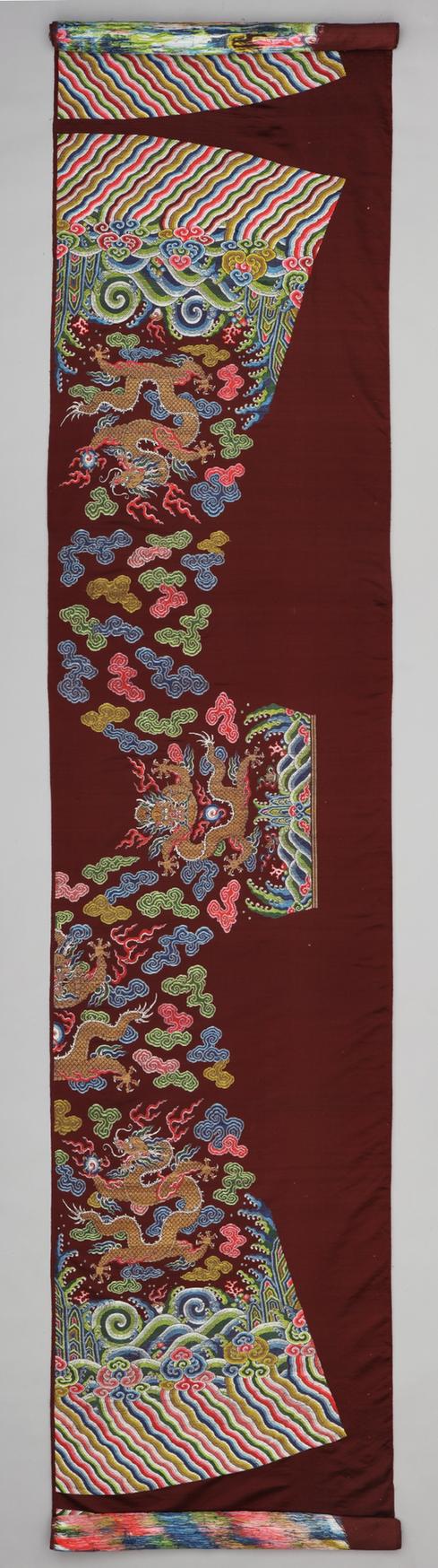绛色五彩蟒缎