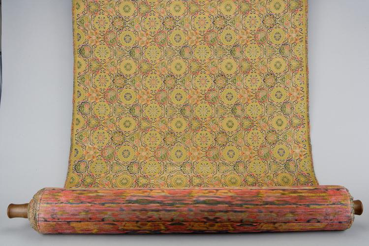 香色地龟背如意纹锦