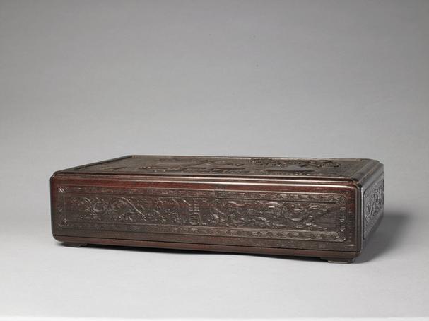 紫檀雕博古图长方匣