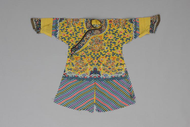 明黄色缂丝彩云蝠金龙纹龙袍拆片