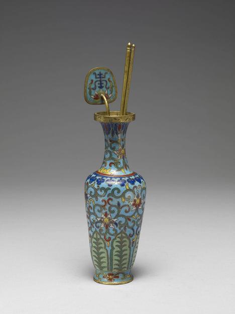 铜胎掐丝珐瑯瓶