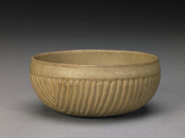 青釉刻竖条纹洗