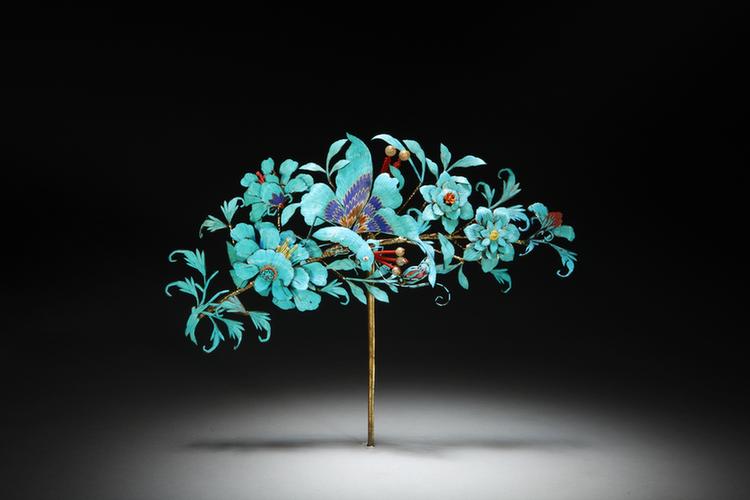 点翠花蝶纹头花