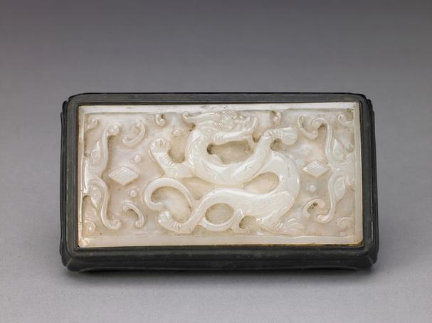 白玉浮雕兽面蟠龙长方式墨床