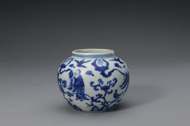 嘉靖款青花“寿”字八仙图罐