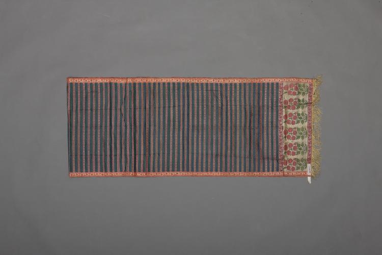 蓝绿色地缠枝花果横条纹回回织金锦