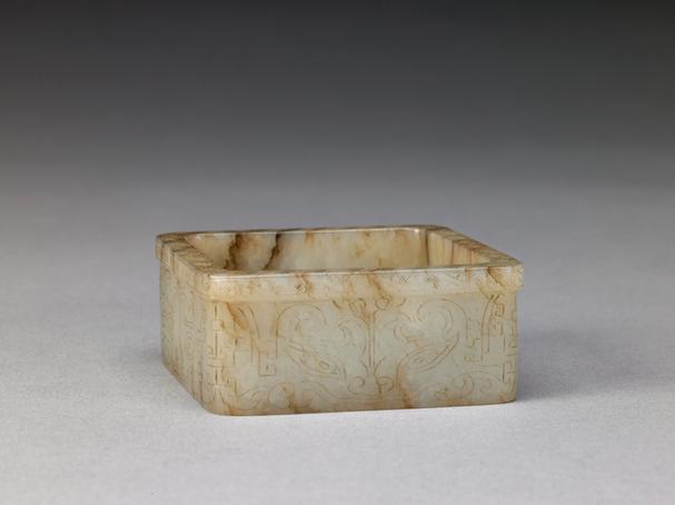 紫沁白玉兽面纹印池