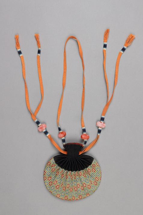 红青色缎口满纳小梅花纹腰圆荷包