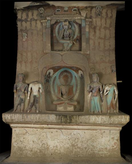 窟主室中心柱南向面