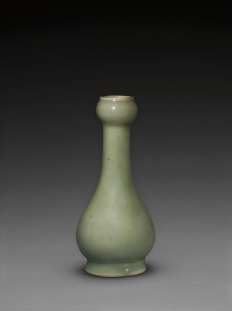 冬青釉蒜头瓶