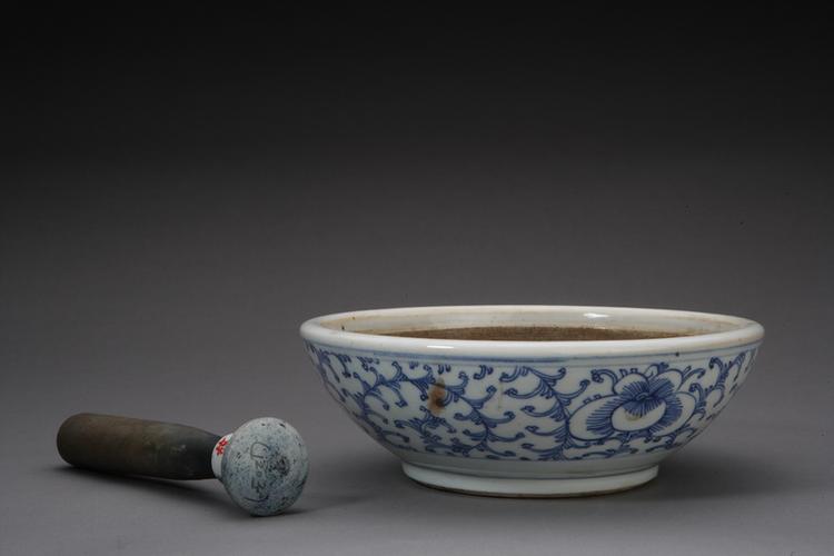 白地青花瓷研钵