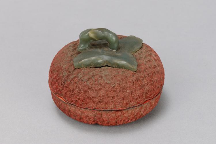 剔红锦纹嵌玉柿式盒