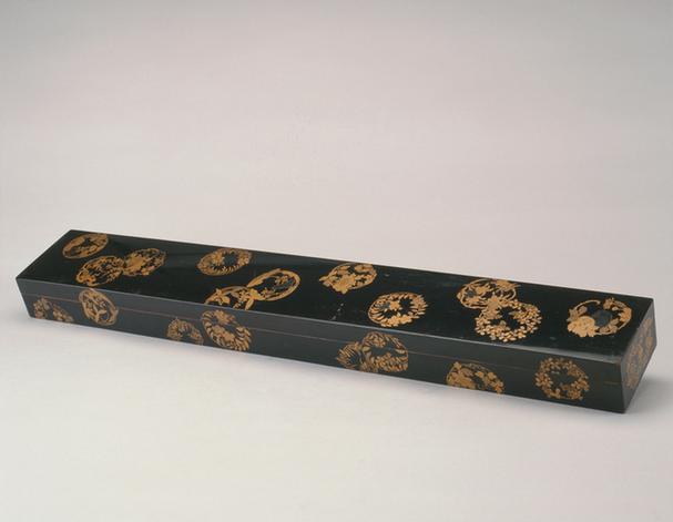 黑漆描金团花纹长方匣