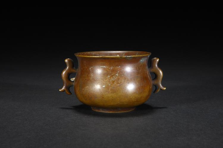宣德款铜鱼耳圈足炉