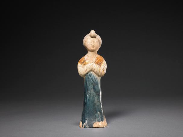 陶蓝釉女立俑