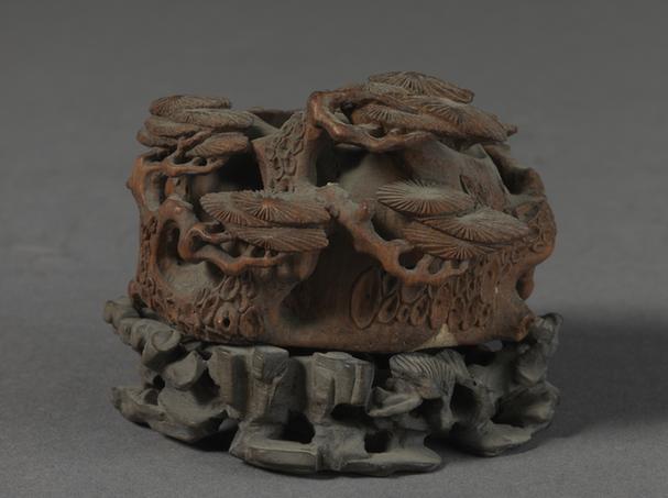 成份文具-竹根雕水丞