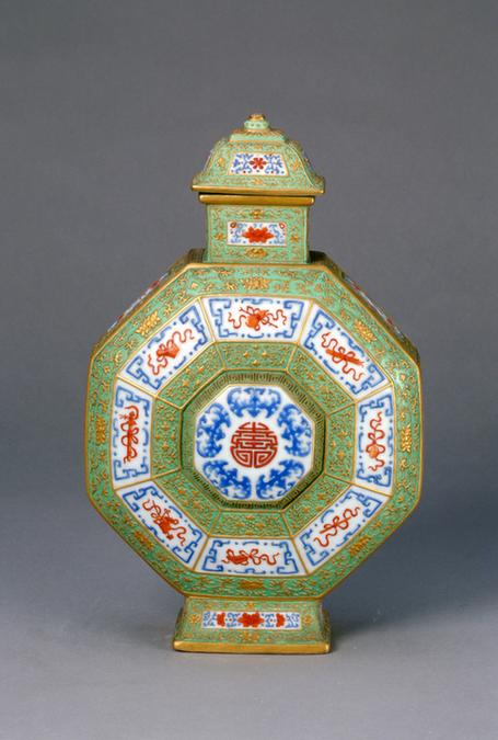 粉彩描金五福捧寿纹扁壶