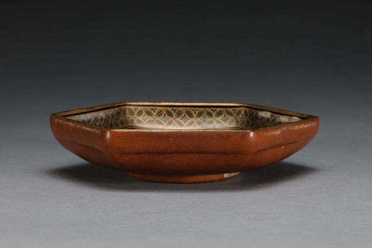 康熙款匏制六方碟