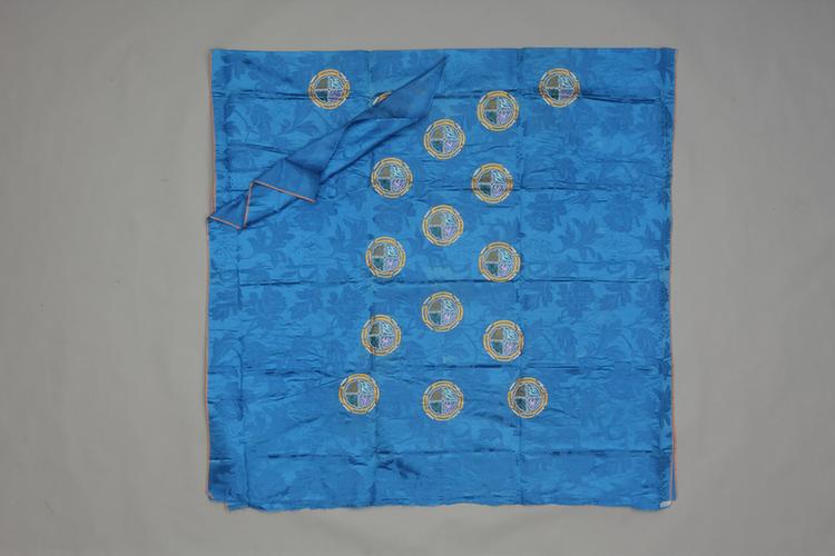 月白色缎缉米珠绣牡丹天竹延年益寿纹袍料