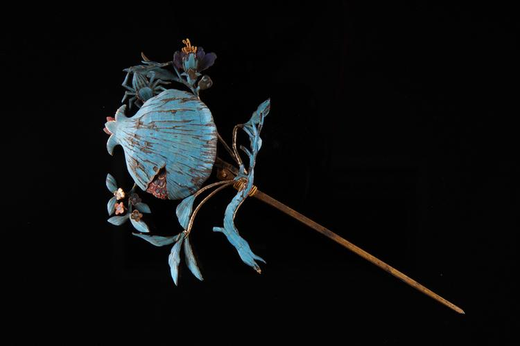 点翠花卉鸟蝶纹头花