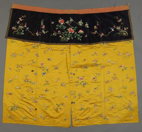 黄色缎绣花卉蝶纹夹幔