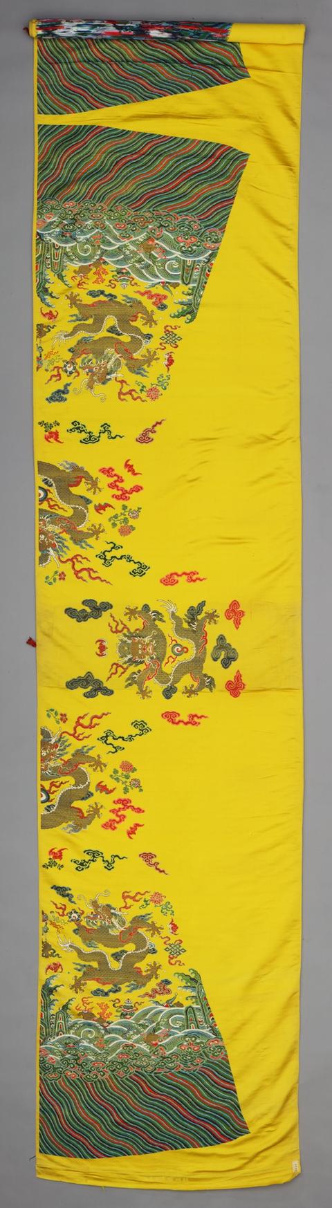 鹅黄色五彩大蟒缎