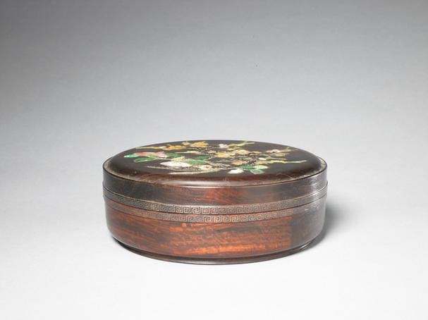 紫檀嵌花卉纹圆盒