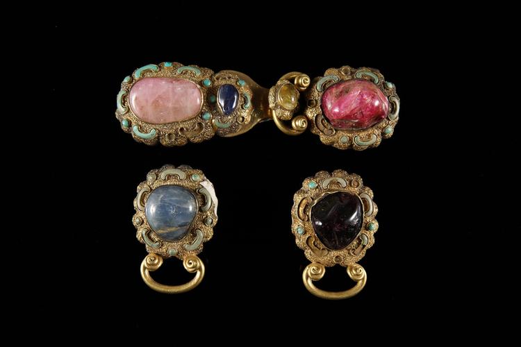 铜镀金镶宝石钩环带环