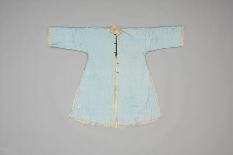 月白色三多纹暗花绸猞猁皮褂