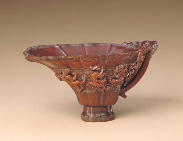 犀角雕兽纹柄螭虎纹杯