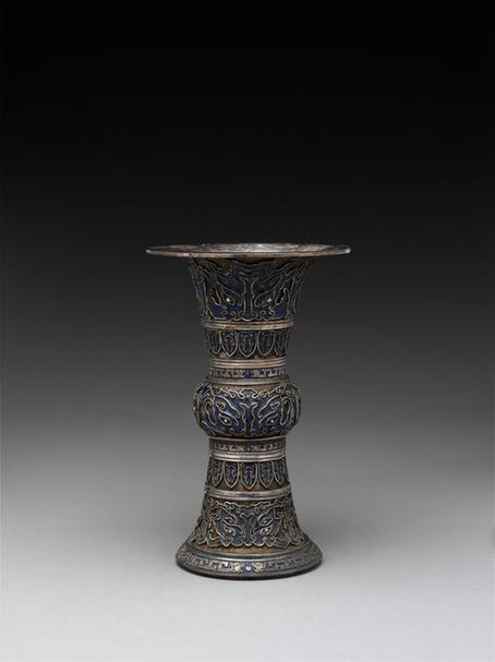 乾隆款银烧蓝五供-蕉叶兽面纹花觚