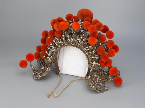 串玻璃珠龙花蝶纹带杏黄绒球大额子