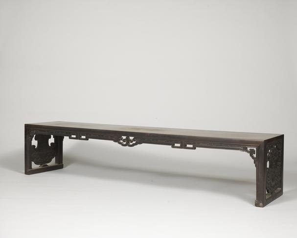 紫檀木雕花纹炕几