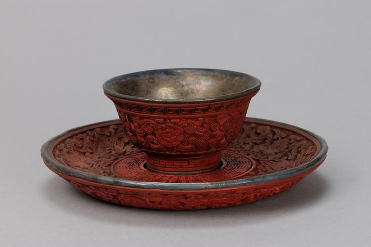 剔红寿字莲花蝙蝠纹银里杯碟