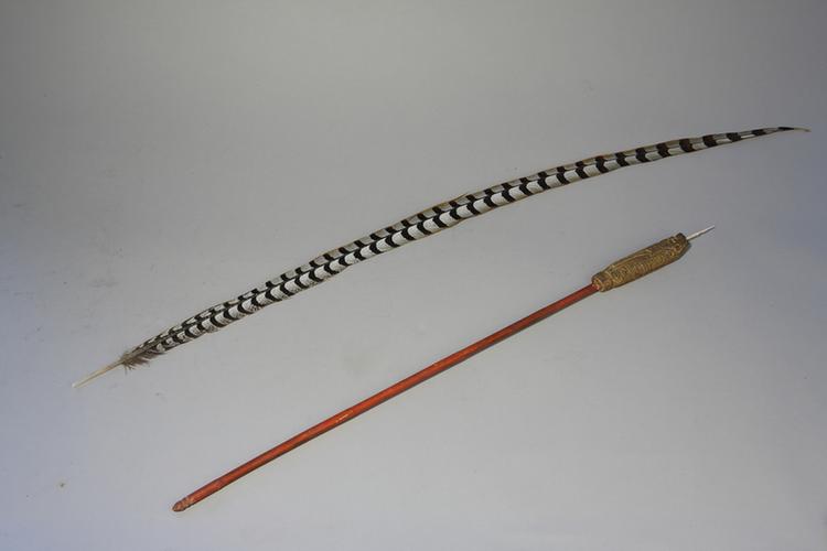 木金漆龙首形柄羽