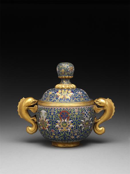 掐丝珐琅勾莲八宝纹鱼耳盖罐