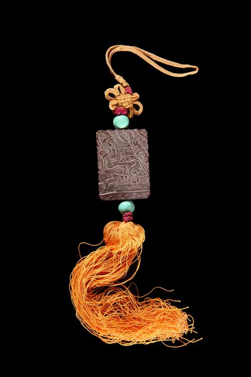 雕凤纹长方形紫金锭佩